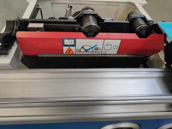 F45-320E PRECISION SLIDING TABLE PANEL SAW MACHINE - Image 2