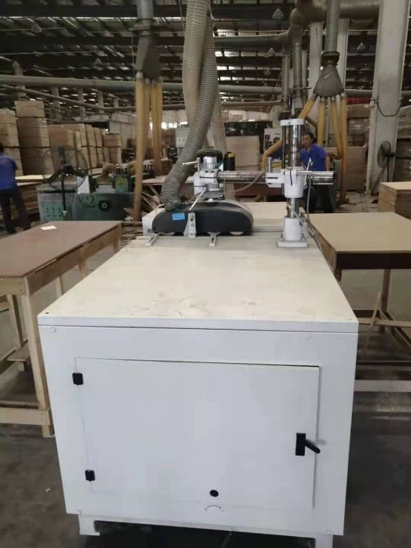 PARQUET BAND SAW EFFECTING MARKING MACHINE