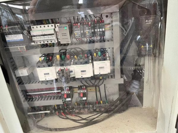 Fluted panel planning machine