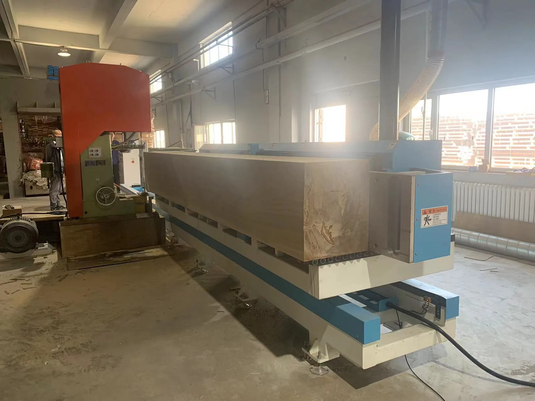 CNC band saw veneer cutting machine